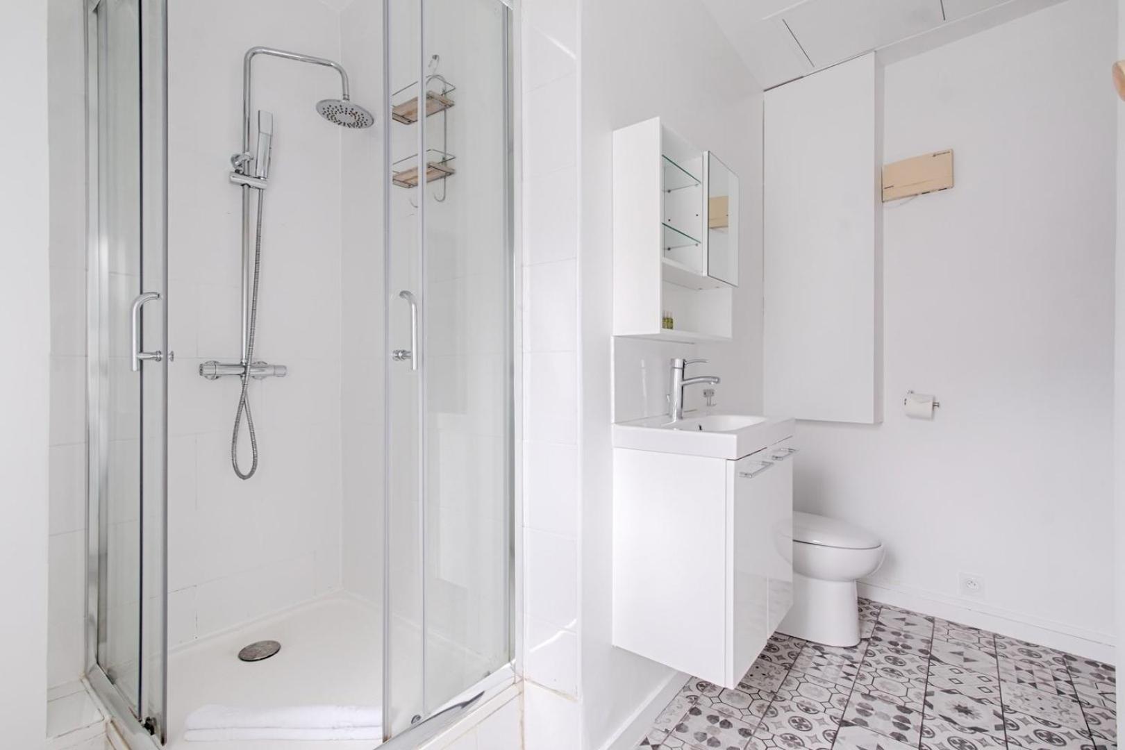 Appartement Near To Saint Lazare - 6P Paris Dış mekan fotoğraf